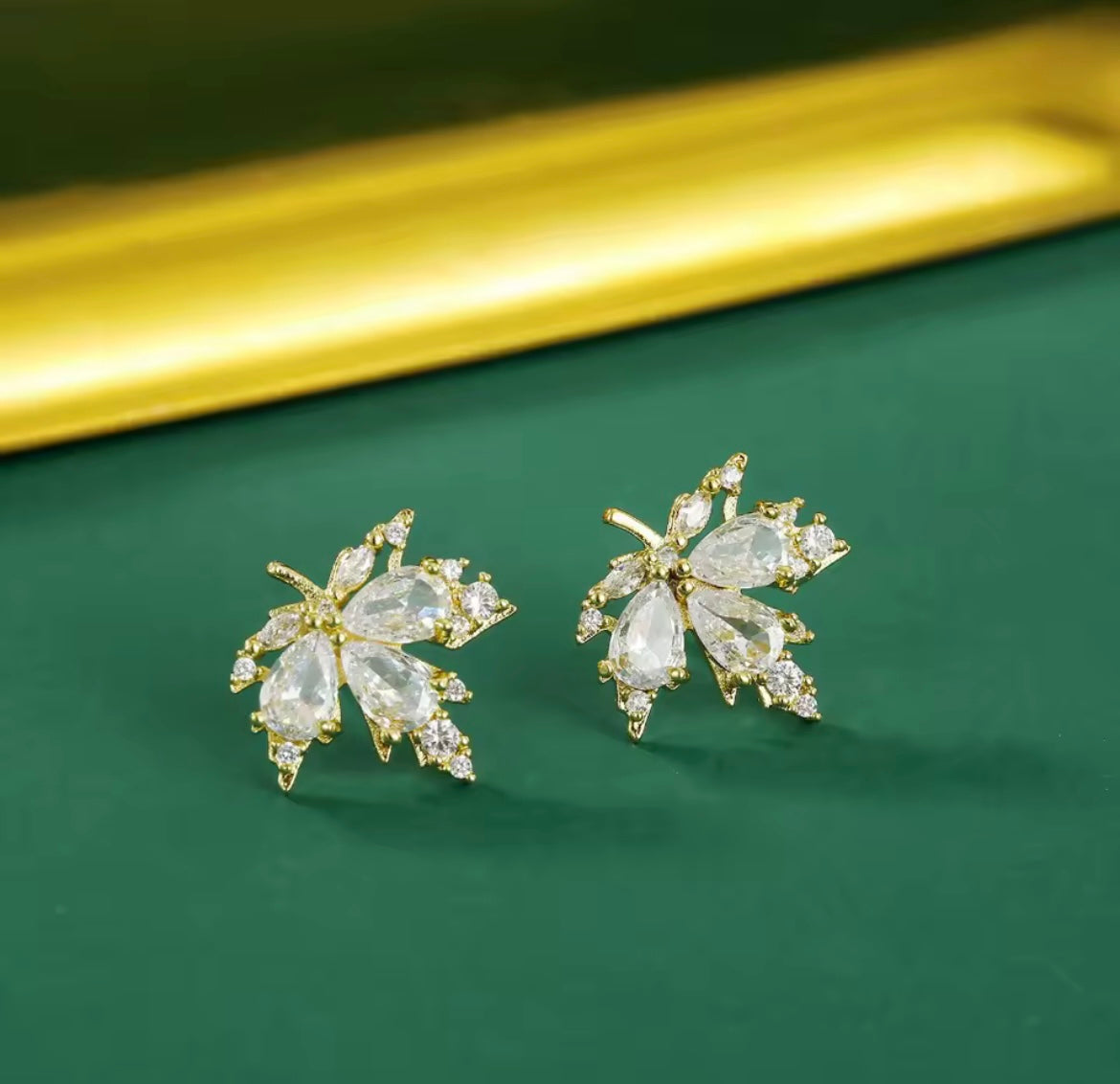 Set di gioielli in foglia d'acero celeste 2025 Regalo di Natale Ipoallergenico titanio acciaio rame lega collana orecchini