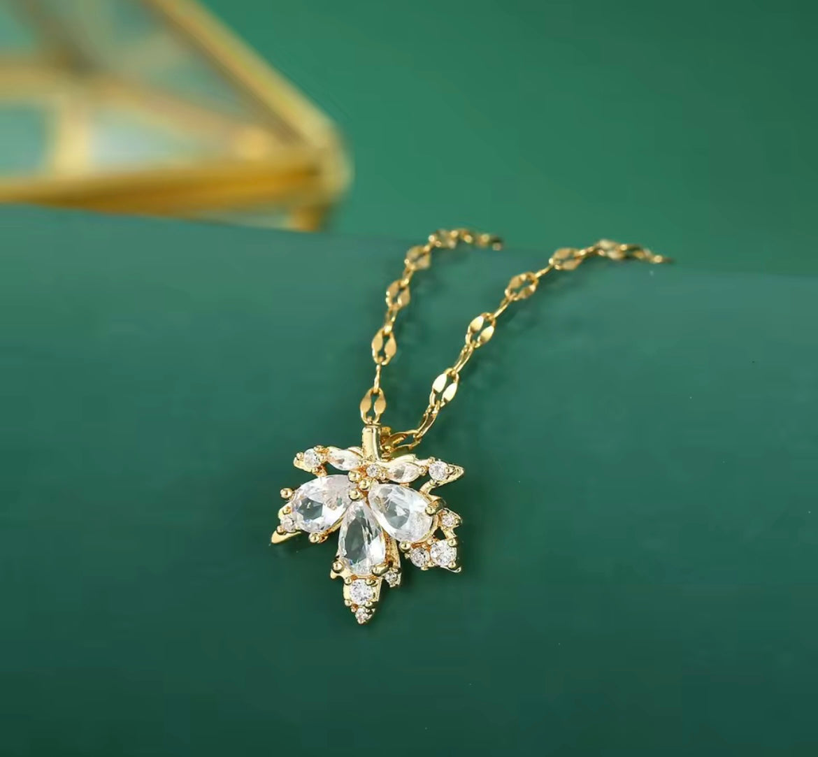 Set di gioielli in foglia d'acero celeste 2025 Regalo di Natale Ipoallergenico titanio acciaio rame lega collana orecchini